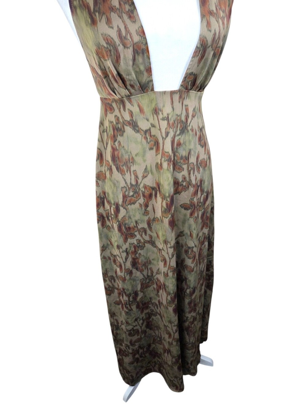 WHOWHATWEAR Floral Open Back Halter Plunge Maxi Dress Size 4 - Picture 6 of 15